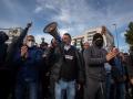 Varios huelguistas en las calles de Cádiz