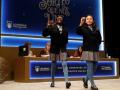 Las niñas del colegio de San Ildefonso mostrando las bolas del premio Gordo en 2019