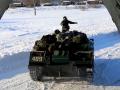 Tropas de combate rusos embarcando para Kazajistán
