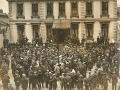 Una multitud se reúne en Mansion House en Dublín en los días previos a la tregua