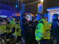Agentes del Samur-Protección Civil en una intervención anoche en Madrid
