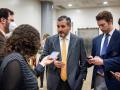 El senador republicano Ted Cruz, con un grupo de periodistas