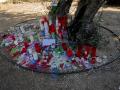 Velas situadas en el Bulevar de la Naturleza en Vallecas, en recuerdo a Jaime Guerrero, de 15 años de edad, al que asesinaron este fin de semana en la calle Atocha de Madrid, a 9 de febrero de 2022, en Vallecas, Madrid (España)