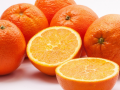 Durante la guerra civil y la posguerra española, era normal utilizar el albedo, la parte interior de la naranja para reconvertirla en una especie de patatas
