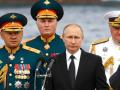 El presidente de Rusia, Vladimir Putin, con la cúpula militar rusa