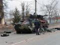 Un vehículo blindado ucraniano destruido como resultado de un combate en Járkov