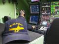 Un momento del adiestramiento de la tripulación del S-81 en simuladores
