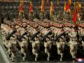Desfile militar en Corea del Norte para conmemorar el 90º aniversario del Ejército Popular Revolucionario de Corea