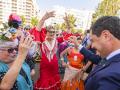 Juanma Moreno, bailando sevillanas en la Feria de Abril