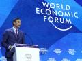 Sánchez presume de economía en Davos, a pesar de duplicar los límites de deuda y déficit