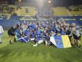 Los jugadores del Tenerife celebran su victoria en Las Palmas