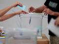 Imagen de archivo de una urna electoral en unos comicios en Andalucía