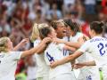 Los jugadores ingleses celebran la victoria en “su” Eurocopa