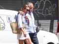 Former model Nieves Alvarez and Bill Saad in Ibiza 08 August 2022
E n la foto paseando de la mano