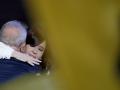 La vicepresidenta de Argentina, Cristina Fernández de Kirchner, abrazándose al expresidente brasileño Lula da Silva
