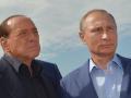 El ex primer ministro italiano Silvio Berlusconi junto a Vladimir Putin en el puerto de Sebastopol (2015)