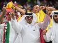 Los seguidores de Qatar animan antes del partido de fútbol del Grupo A de la Copa Mundial Qatar 2022 entre Qatar y Ecuador
