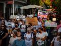 Un grupo de personas protesta el pasado septiembre contra la gestión de la reconstrucción en La Palma