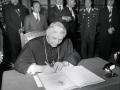 Ratzinger, en un acto público en el ayuntamiento de Freising durante su época de cardenal en 1977