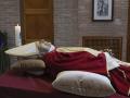 Imagen facilitada del papa emérito Benedicto XVI en su capilla ardiente en el Vaticano. EFE/ Vatican Media