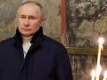 Vladimir Putin durante un oficio en la catedral ortodoxa de Moscú