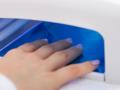 Los secadores de uñas de luz ultravioleta son cada día más comunes