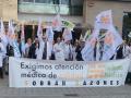 Imagen de los médicos del CESM-CV en huelga, protestando contra las políticas de la Consejería de Sanidad