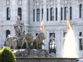 Fuente de Cibeles frente al Palacio de Cibeles, sede del Ayuntamiento de Madrid.