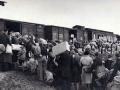 Westerbork, Holanda. Judíos abordando un tren de deportación a Auschwitz-Birkenau
