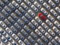 La ley deja fuera de servicio a miles de coches y a miles de conductores