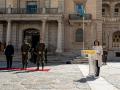 La ministra de Defensa, Margarita Robles, preside el acto de despedida del contingente ucraniano, este lunes, en la Academia de Infantería de Toledo. EFE/Ismael Herrero