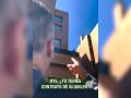 Ortega Smith se enfrenta a un okupa: «¡A que subo y te lo explico!»