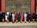 Foto de familia de estos Premios Nacionales del Deporte: todos los premiados junto al Rey Felipe, la Reina Letizia, Miquel Iceta y José Manuel Franco