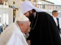 A photo taken and issued as a handout on May 3, 2023 by the Vatican Media shows Pope Francis meeting with the Chairman of the Department for External Church Relations of the Moscow Patriarchate, Metropolitan Anthony of Volokolamsk (Anton Yuryevich Sevryuk) during the weekly general audience on May 3, 2023 at St. Peter's square in The Vatican. (Photo by Handout / VATICAN MEDIA / AFP) / RESTRICTED TO EDITORIAL USE - MANDATORY CREDIT "AFP PHOTO / VATICAN MEDIA" - NO MARKETING NO ADVERTISING CAMPAIGNS - DISTRIBUTED AS A SERVICE TO CLIENTS