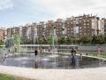 Niños en los chorros de la playa de Madrid Río, a 28 de abril de 2023