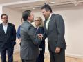 El ministro de Asuntos Exteriores de España, José Manuel Albares (izq.), saluda al exprecandidato presidencial nicaragüense Juan Sebastián Chamorro
