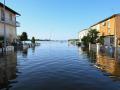 Una vista general muestra una calle inundada el 21 de mayo de 2023 en Conselice, cerca de Rávena