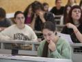 Varios estudiantes comienzan su primer examen de la EBAU en el Campus de Espinardo de la UCM