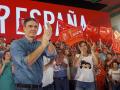 El secretario general del PSOE, Pedro Sánchez junto a la ministra de Hacienda María Jesús Montero