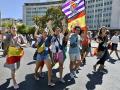 Jóvenes españoles llegan a la celebración de acogida con el Papa Francisco