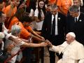 El Papa, a su llegada a la parroquia de Serafina