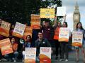 Manifestación de médicos jóvenes en Londres