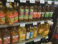 Aceites de oliva en el lineal de un supermercado de Córdoba a mediados de agosto.