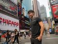 Antonio Díaz, el Mago Pop, en Times Square