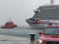 Un crucero turístico de 300 metros de eslora, atracado en el puerto balear de Palma chocó este domingo contra un petrolero