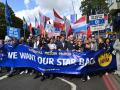 Centenares de británicos se manifestaron contra el brexit y pidieron reincorporarse en la EU