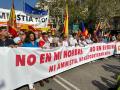 La cabecera de la manifestación de Sociedad Civil Catalana lleva una pancarta con el lema 'No en mi nombre. Ni amnistía, ni autodeterminación'