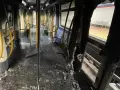 Así quedó el vagón de Metro apagado por los bomberos tras arder un patinete