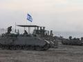 Un tanque israelí estacionado cerca de la frontera con Gaza