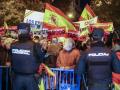 Concentraciones este lunes frente a la sede del PSOE en la calle Ferraz, en Madrid, contra los pactos de investidura